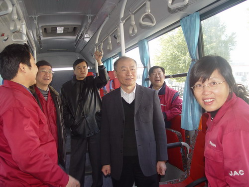 在安凯股份公司领导童永,汪先锋,熊良平,洪洋等的陪同下,左延安董事长