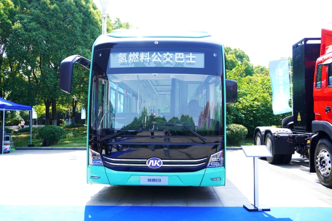 厚积60载 有智竟成 安凯客车亮相江汽集团技术开放日